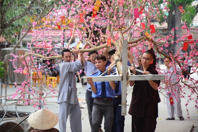 Series photos of activities preparing for the New Year 2020