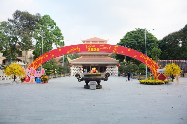 Series photos of activities preparing for the New Year 2020