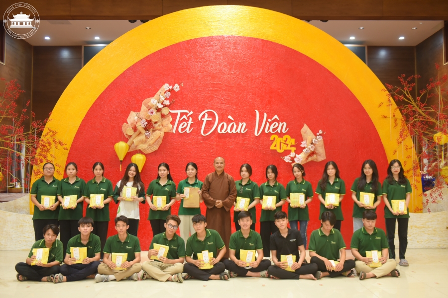 Công tác chuẩn bị đón xuân Giáp Thìn