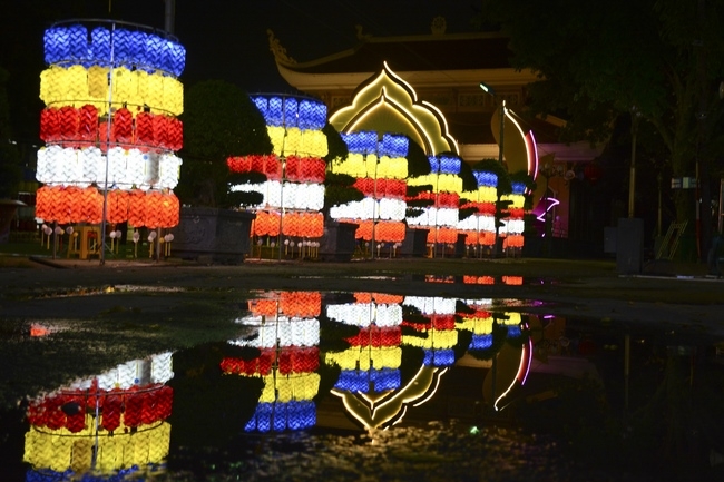 Công tác chuẩn bị trang trí Phật đản Vesak 2019 (phần 2)