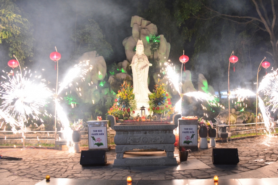 Cung kính tượng Bồ tát có phước không?