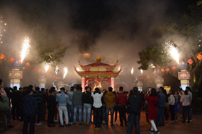 Đêm giao thừa chào đón năm Kỷ Hợi tại chùa Tây Khánh – Thái Bình