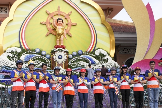 Diễu hành xe đạp mừng đại lễ Phật đản 2019