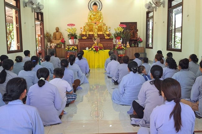 A dharma talk at Tam Phap Pagoda, Binh Phuoc province
