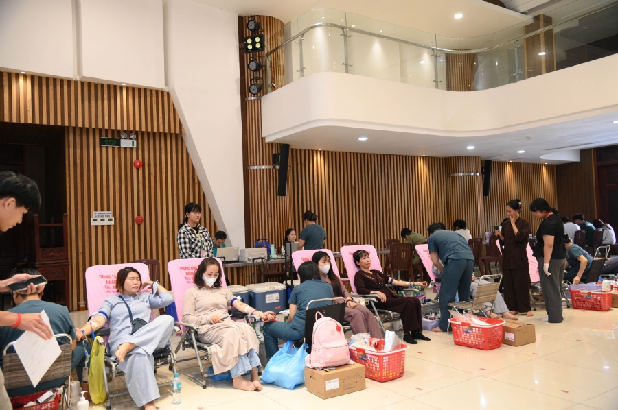 Hiến máu nhân đạo