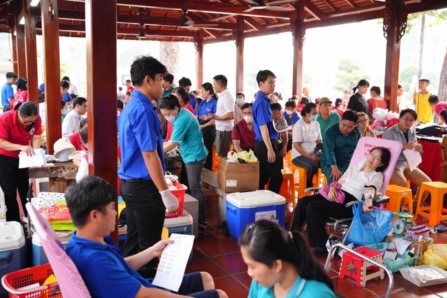 Humanitarian Blood Donation