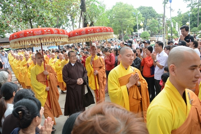 Hòa thượng Thích Minh Chơn thăm Trường hạ Hoằng Pháp