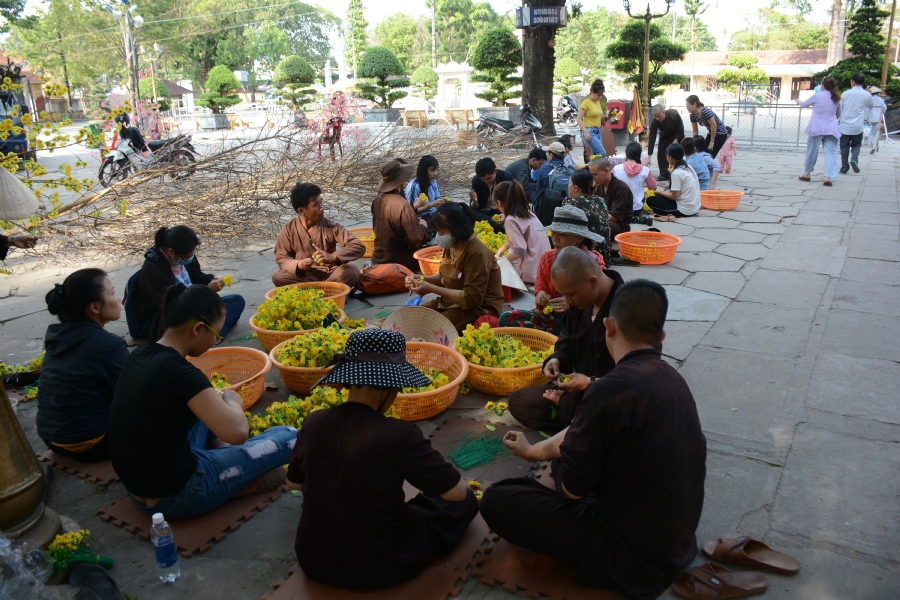 Hoằng Pháp những ngày cuối năm