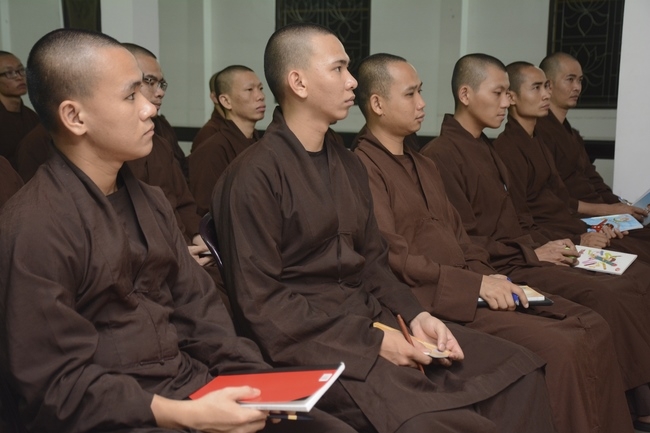 Khai giảng khóa học Anh văn chùa Hoằng Pháp