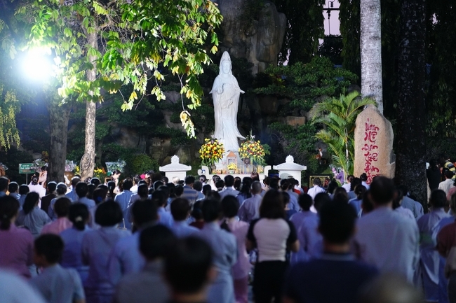 Prostrating five hundred names Bodhisattva Avalokitesvara  