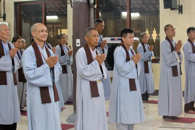 The Retreat of Eight Precepts in three days and two nights at Hoa Phuc Pagoda