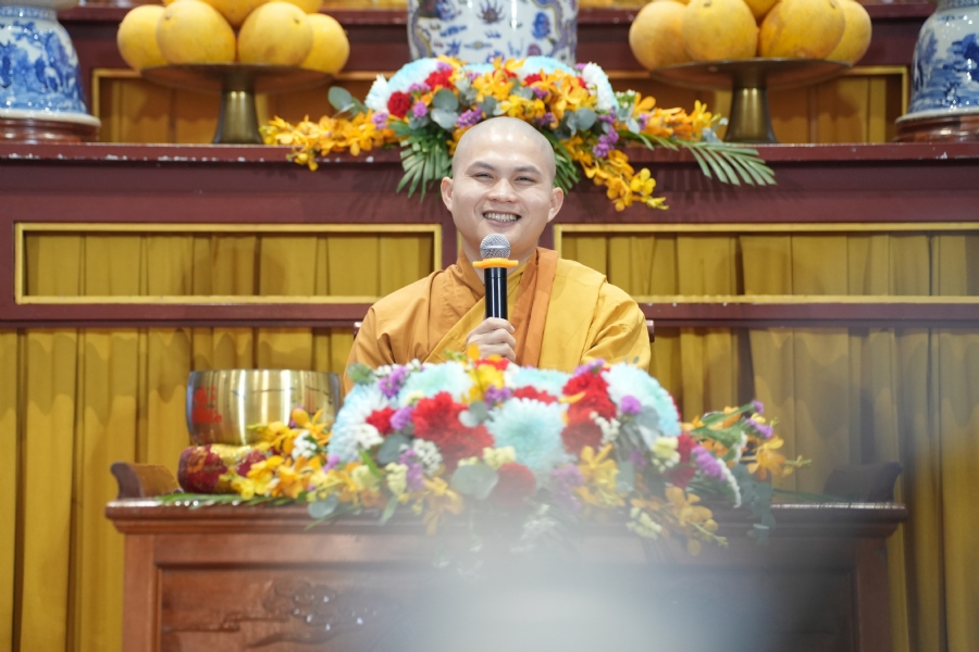 Khóa tu niệm Phật một ngày.