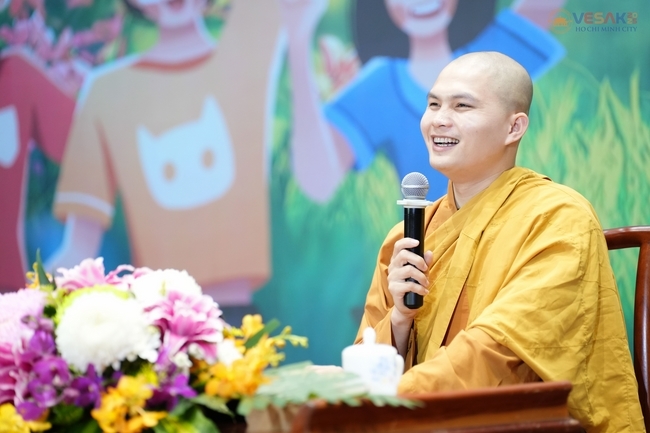 Khoá tu “Sinh viên hướng về Phật pháp” – Pháp thoại “Yêu đời đi nhé” – Đại đức Giác Minh Luật