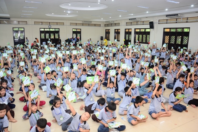 Children Retreat Titled ‘I Return to the Buddha’