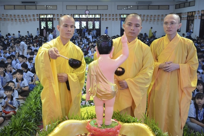 Khóa tu thiếu nhi “Em Về Bên Phật”