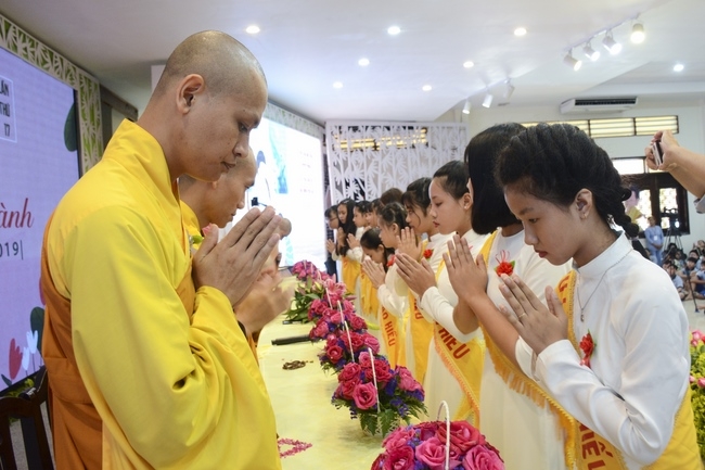 Children Retreat Titled ‘I Return to Buddha’