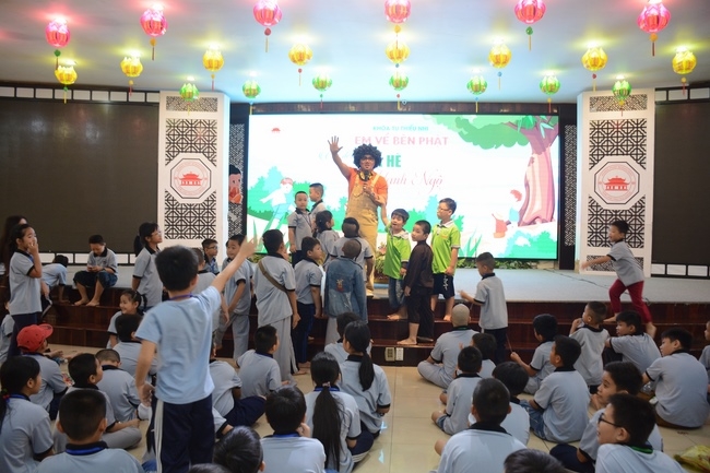 The 16th “Kids Playground Program”