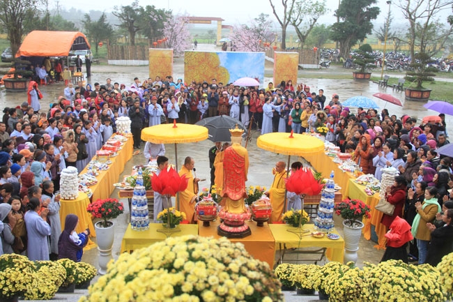 Wishing for Peace Ceremony at Giai Lam Pagoda - Hà Tĩnh