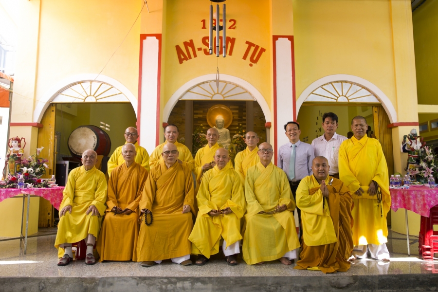 Lễ chú nguyện rót đồng đúc Đại hồng chung tại chùa An Sơn