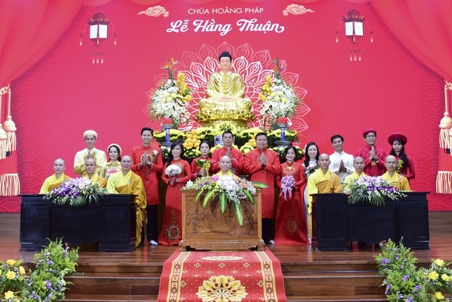The Wedding Ceremony at the pagoda