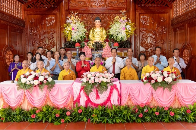Wedding Ceremony at the pagoda