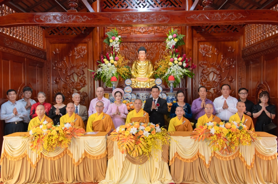 Wedding Ceremony at the pagoda
