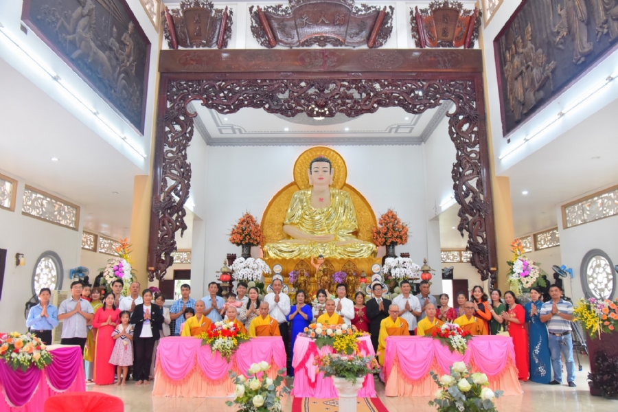 Wedding Ceremony at the pagoda
