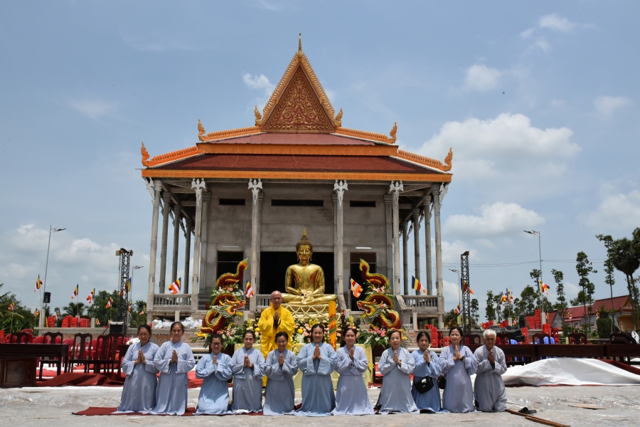Inauguration ceremony of dining- room and offerings at Khmer Theravada Academy