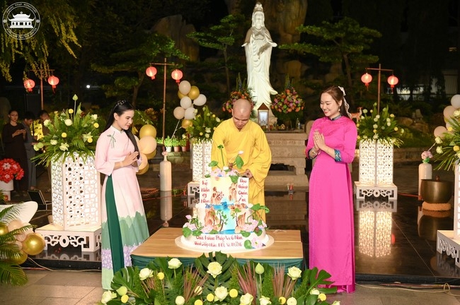 Prostrating the Names Avalokitesvara