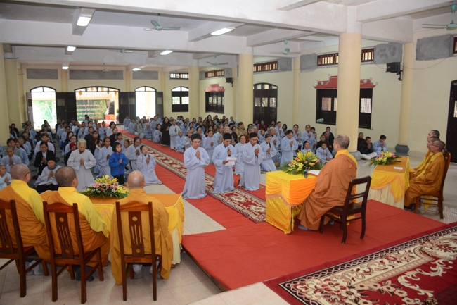 The ceremony of taking refuge at Tay Khanh Pagoda - Thai Binh
