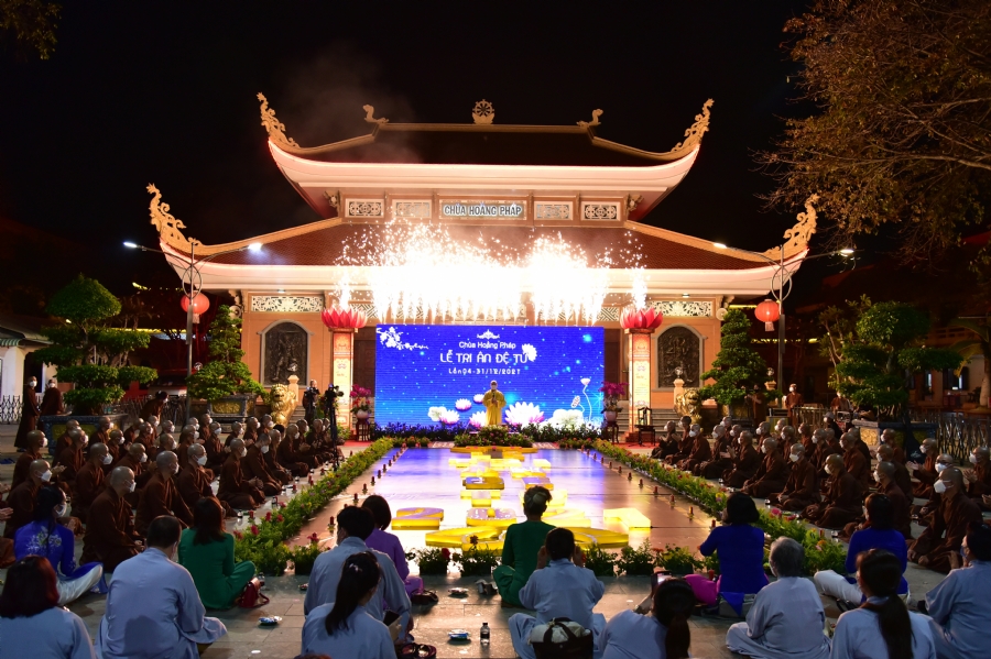 The 4th gratitude ceremony to disciples.