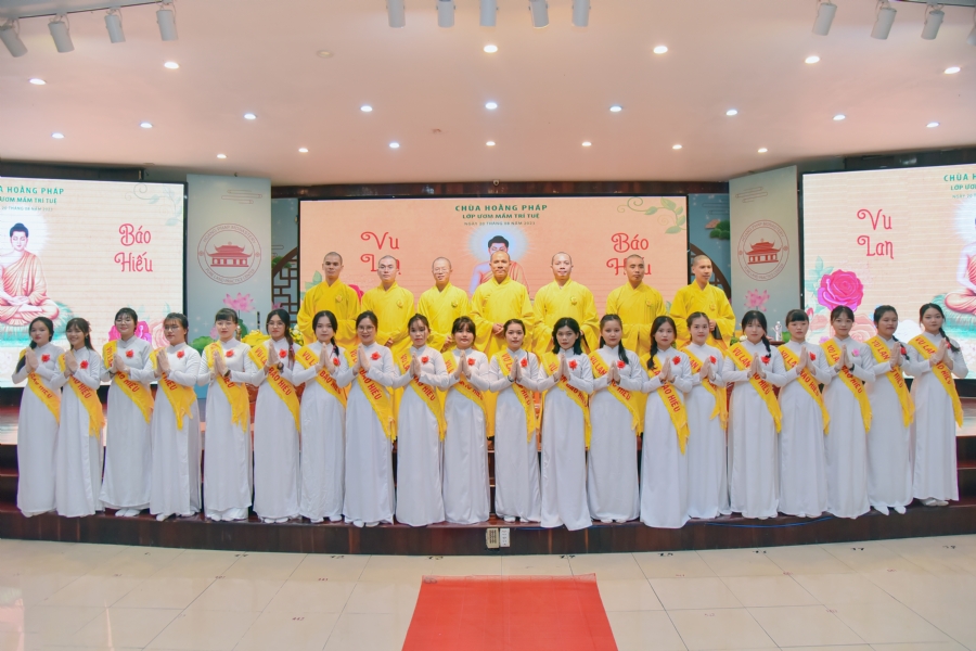 Lễ Vu Lan Báo Hiếu lớp Ươm Mầm Trí Tuệ