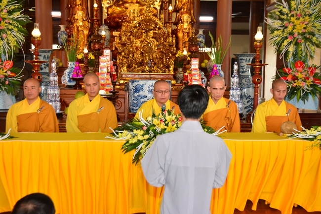 The 2nd-day Retreat meditation - reciting the Buddha's name and the Ordination Ceremony at Tay Khanh Pagoda