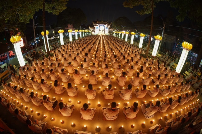 Lung linh đêm Di Đà 2018