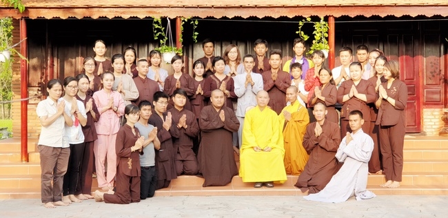 Dharma Protection Group and Buddhists wish Tet to Senior Venerable Thich Chan Tinh on the lunar ninth Day