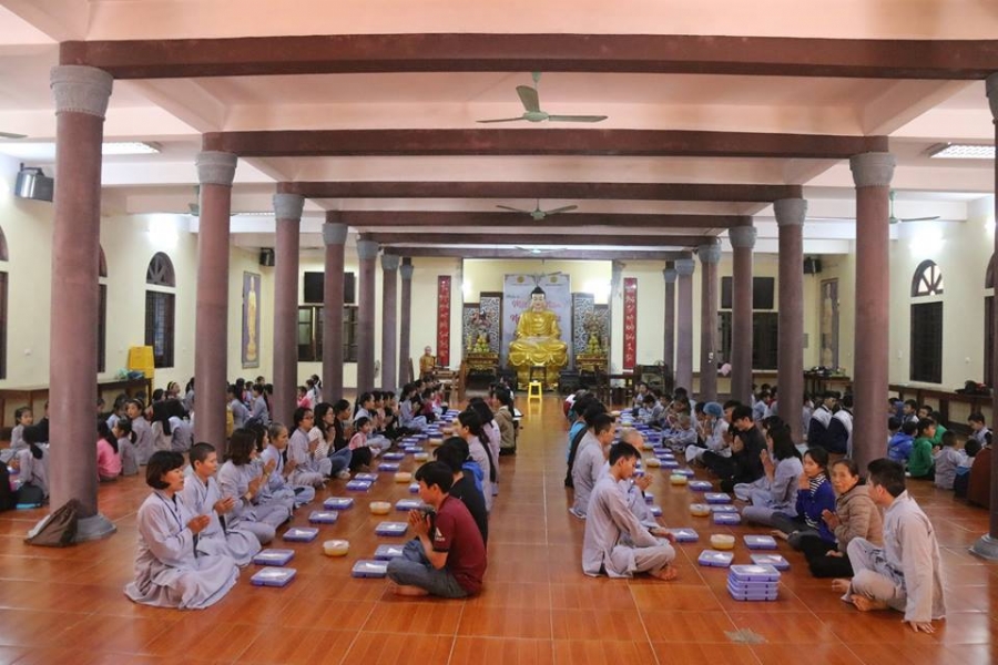 Children's smile - the playground of sowing Viet lotus seeds at Hoa Phuc pagoda
