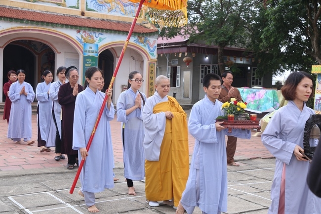 Re-learning majesty of the Buddha's disciple