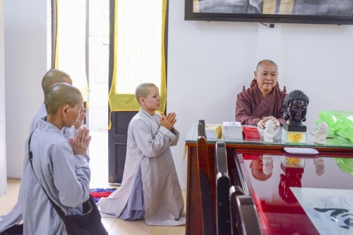 Delegation of Buu Tho Ashram - Gia Lai visited Hoang Phap Pagoda