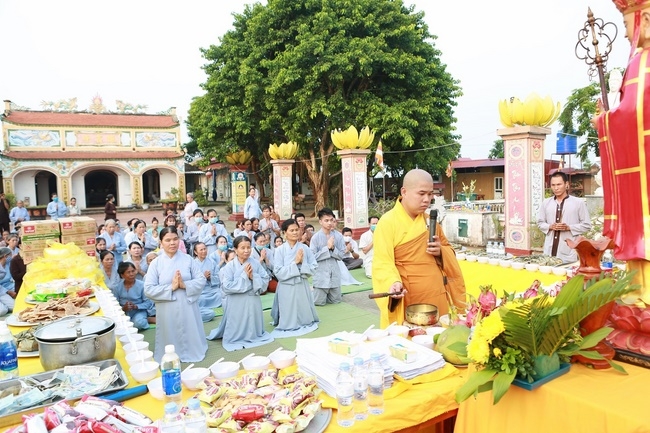 The Ullambana dharma assembly of filial piety  at Dong Cao Pagoda