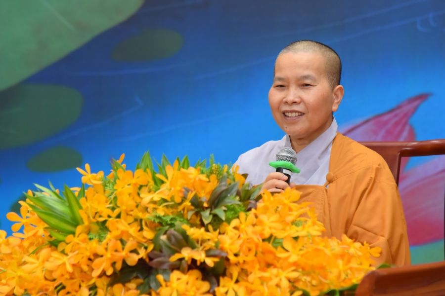Dharma Talk Four things need to know to live happily in the 99th Seven-Day Retreat