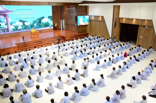 Dharma talk “How to live happily” - Previous to the 95th Seven-Day Retreat