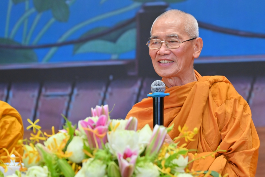 Dharma Talk “Stop and transform karma” – The 100th Seven-Day Retreat.