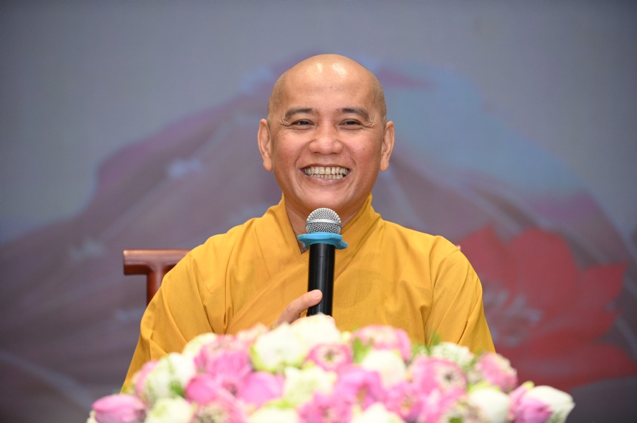 Dharma talk Buddha's name reciting being the way back to the tranquility in the 102nd Seven-Day Retreat