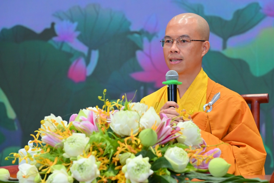 Dharma talk Should revenge or forgive the enemy? in the 100th Seven-Day Retreat