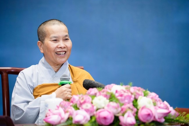 Dharma talk Practice transforming sufferings in the 102nd Seven-day Retreat