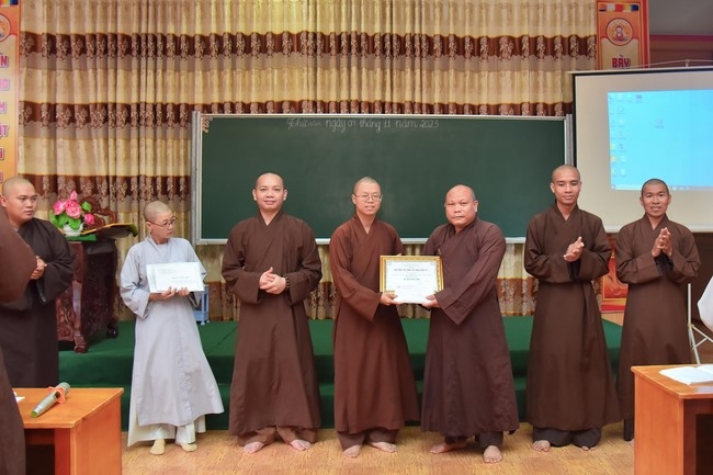 Quỹ đào tạo Tăng tài NCT cúng dường đến trường Trung cấp Phật học tỉnh Tây Ninh