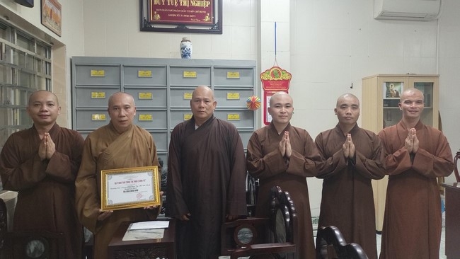 Quỹ đào tạo Tăng tài NCT cúng dường đến trường Trung cấp Phật học TP.HCM
