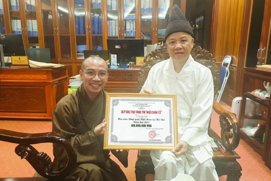 Quỹ đào tạo Tăng tài Ngộ Chân Tử cúng dường đến Học viện PGVN tại Hà Nội