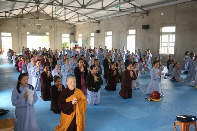 The ceremony of refuging on the Three Jewels at Dong Cao Pagoda - Thanh Hoa