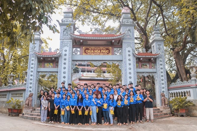 Chùa Hòa Phúc: Sinh viên trường đại học Giao Thông Vận Tải – Hà Nội về chùa sinh hoạt